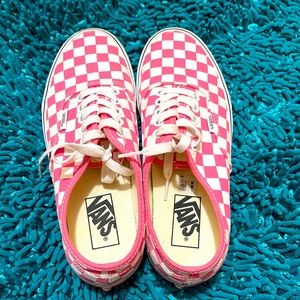 NEW Women’s 8.5 Checkered Vans